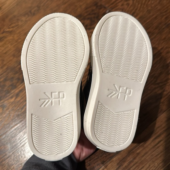 Freshly Picked shoes - Picture 3 of 3